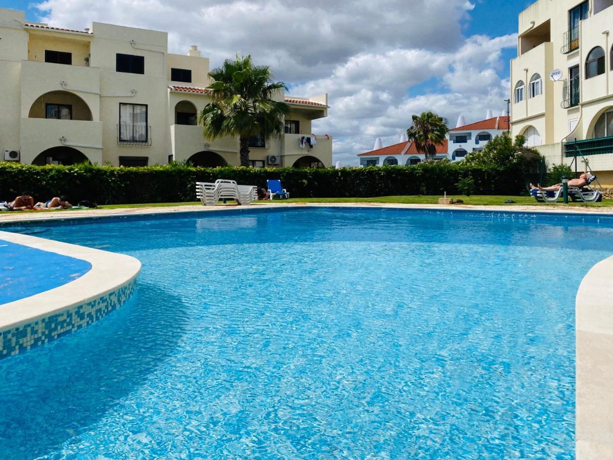Apartamentos Poente Da Aldeia อัลบูเฟรา ภายนอก รูปภาพ