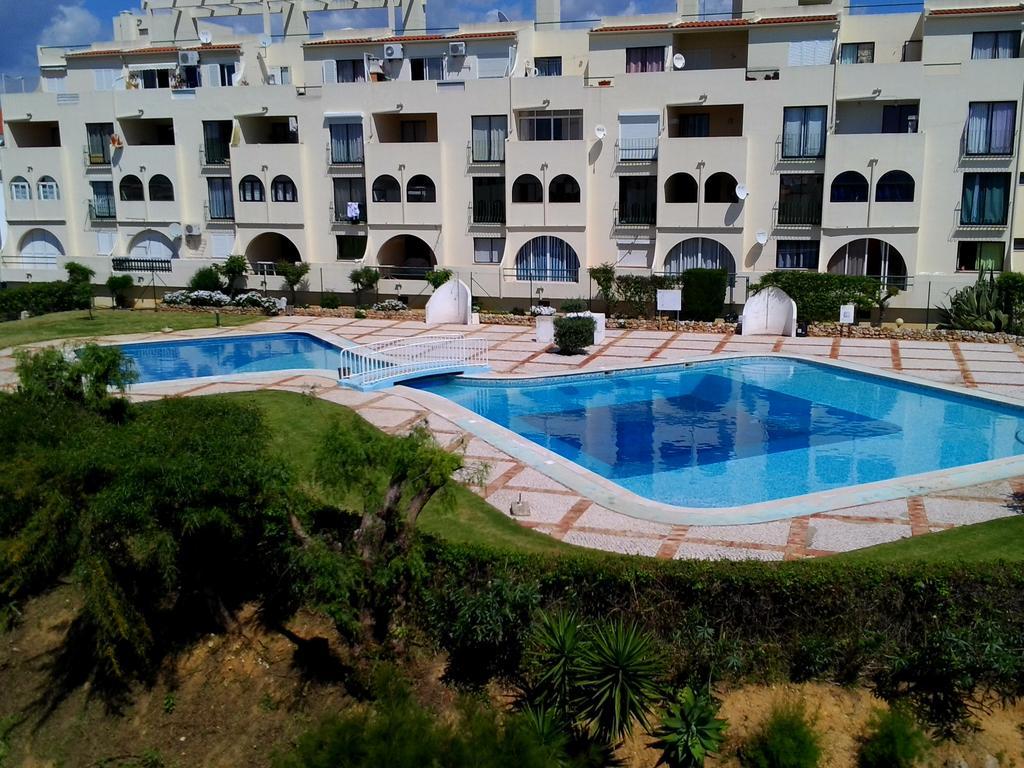 Apartamentos Poente Da Aldeia อัลบูเฟรา ภายนอก รูปภาพ